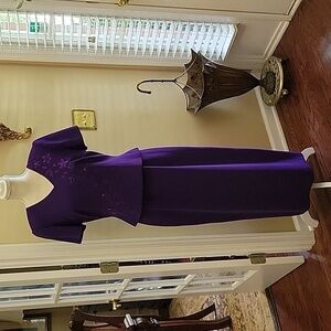 Maggy London Petite purple floral embroidered maxi dress Short slv Vneck EUC 10P